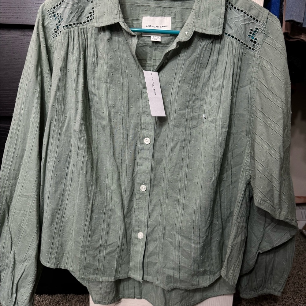 American Eagle Green Textured Button-Up Shirt